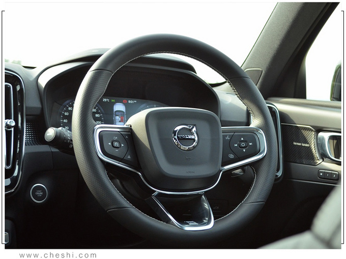 ����Ƶ����12��16�ա��������б�+Ҫ���б�+ͷ�����ź������ֶ����¿�XC40���� ��2.0T������/������������
